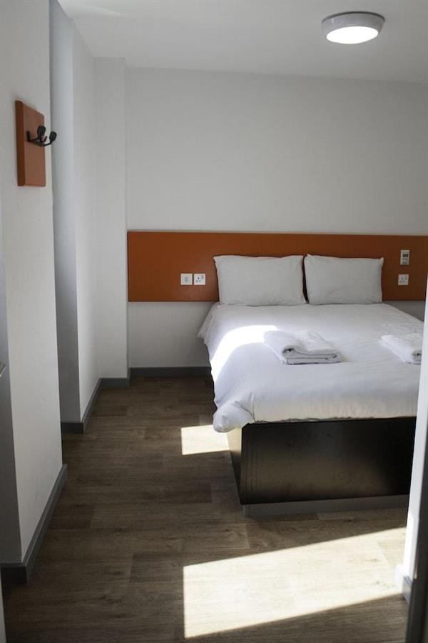 Easyhotel London City Shoreditch Екстер'єр фото