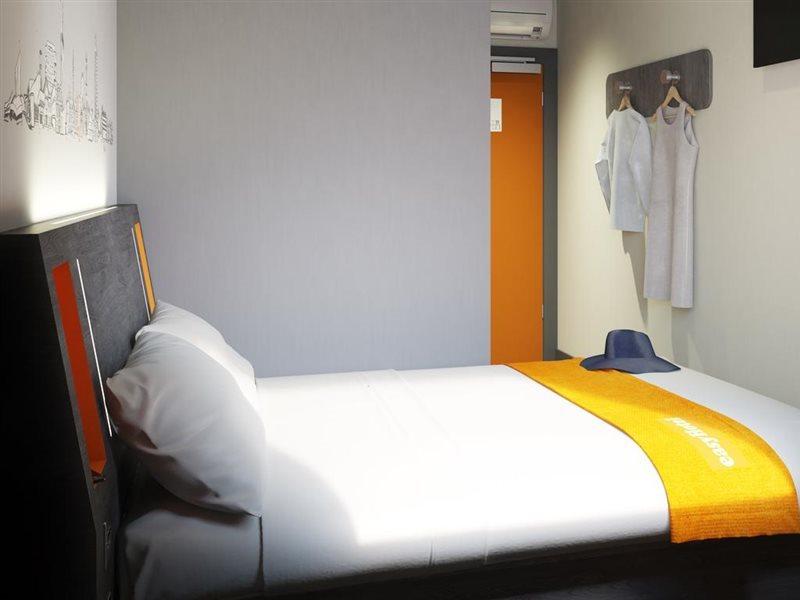 Easyhotel London City Shoreditch Екстер'єр фото